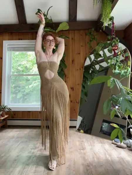 Spark Up a Conversation That Leads Some Steamy With Brianna redhead , I love older men , my signal account : Briannaredh