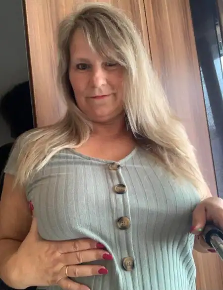 MATURE MARRIED MAN WHO CAN HELP ME TO SATISFY MY DESIRE AND FEEL LIKE A WOMAN AGAIN
