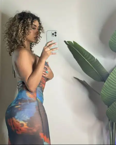 Kind-hearted woman (28) ready to build a genuine, lasting connection.
