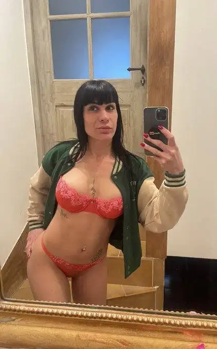 I’m down for fun 🤩 😘😈👅👅
