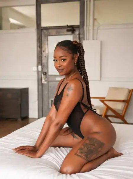 HEY DADDIES Your CHOCO  DRIPPIN P**Y For Ur  JUICY C*CK.