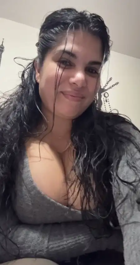 I’m recently divorced and lonely, but here seeking for a fwb with possible LTR