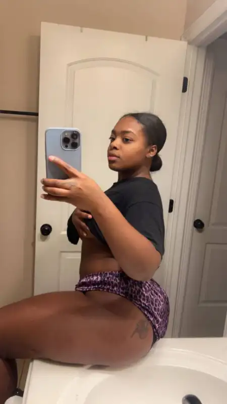 📞 +1 (223) 259-0095 Certified Massage Therapist seeking fun, genuine connections. Friendly, discreet, and easy to be around.